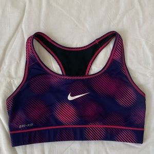 EUC - Nike sports bra